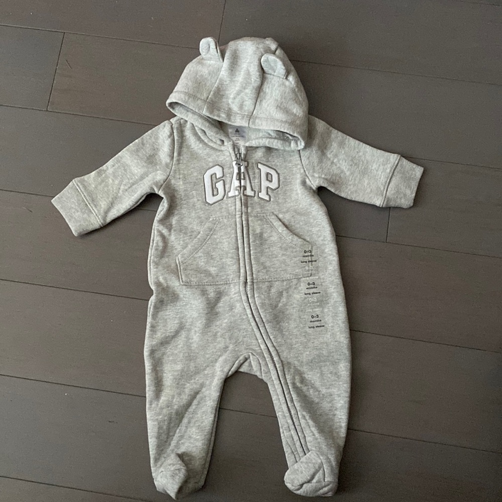 Baby GAP full zip 0-3 months